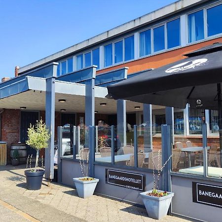Banegaardshotellet Vojens Exterior photo